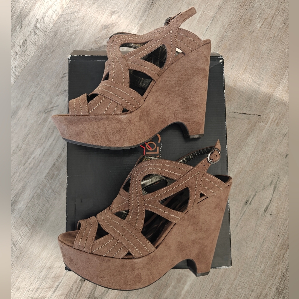 Carlos Santana Taupe Wedges 10M